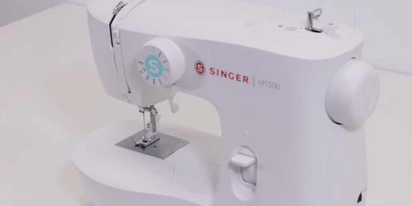 SINGER M1500 - Best Sewing Machine For 10-Year-Old